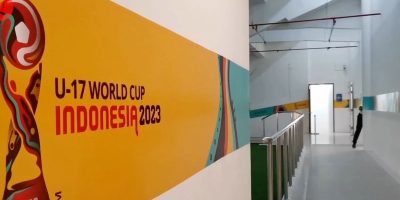 larangan spanduk di piala dunia u17 - Ekings